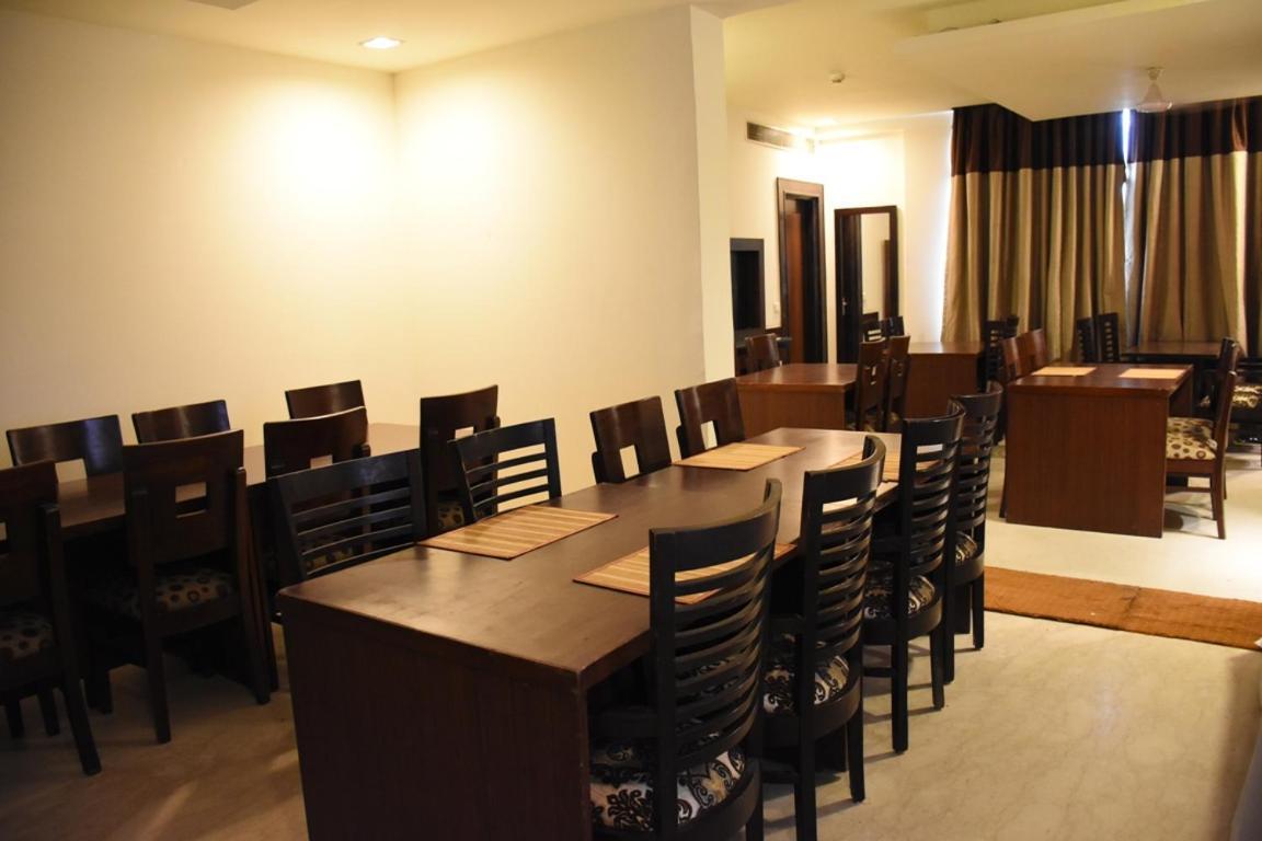 Aaron Residency Hotel 2*