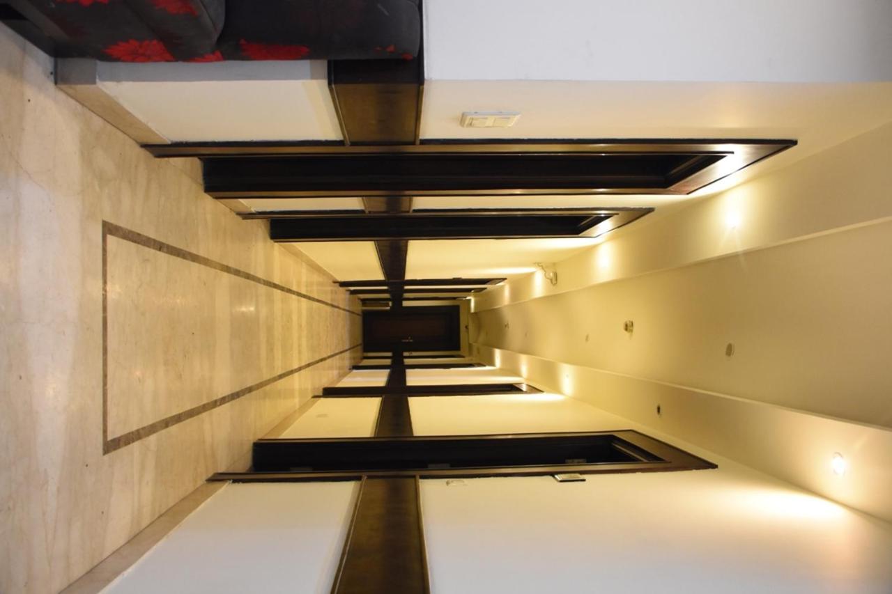 Hotel Aaron Residency