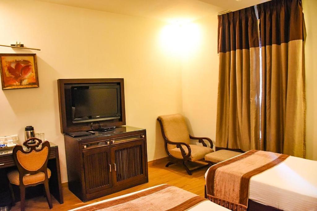 Aaron Residency Hotel