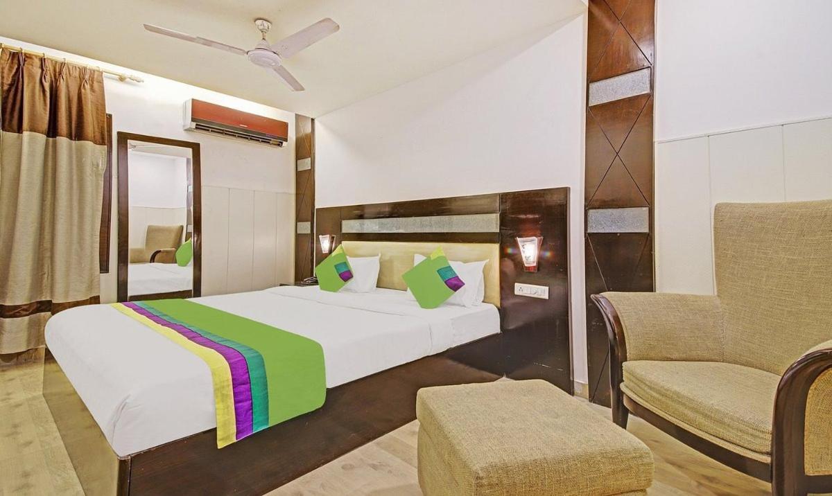 Aaron Residency Hotel 2*